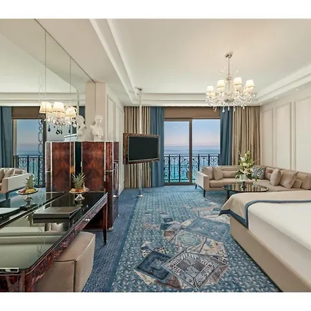 Kaya Palazzo & Casino Girne Hotel 4*